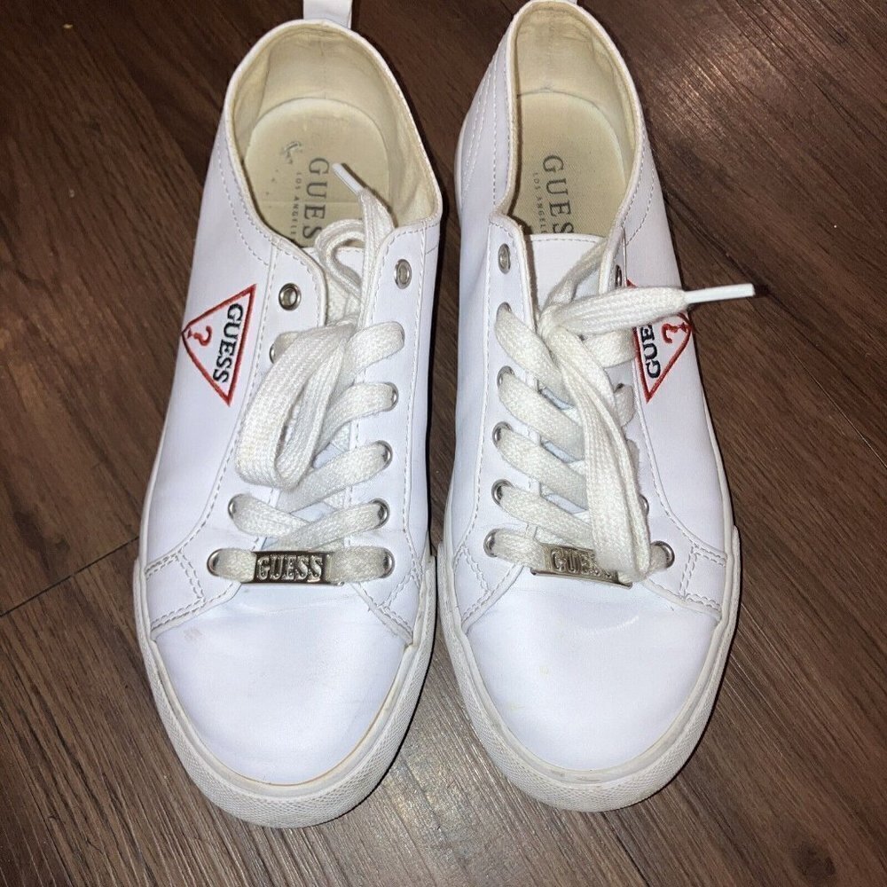GUESS Leather Size 8.5 Catching White Red Triangle Women’s Sneakers. Preloved